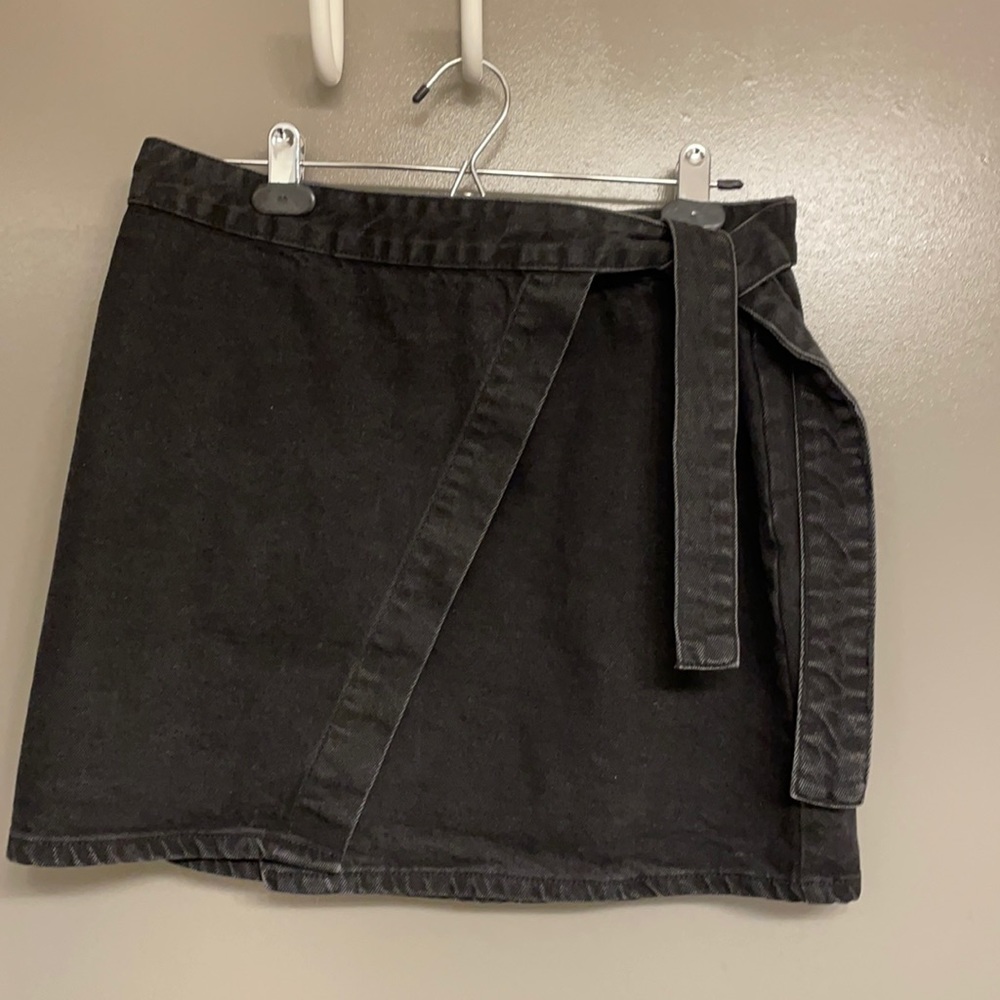 NWOT ASOS DESIGN denim wrap front mini skirt in washed black Sz 8